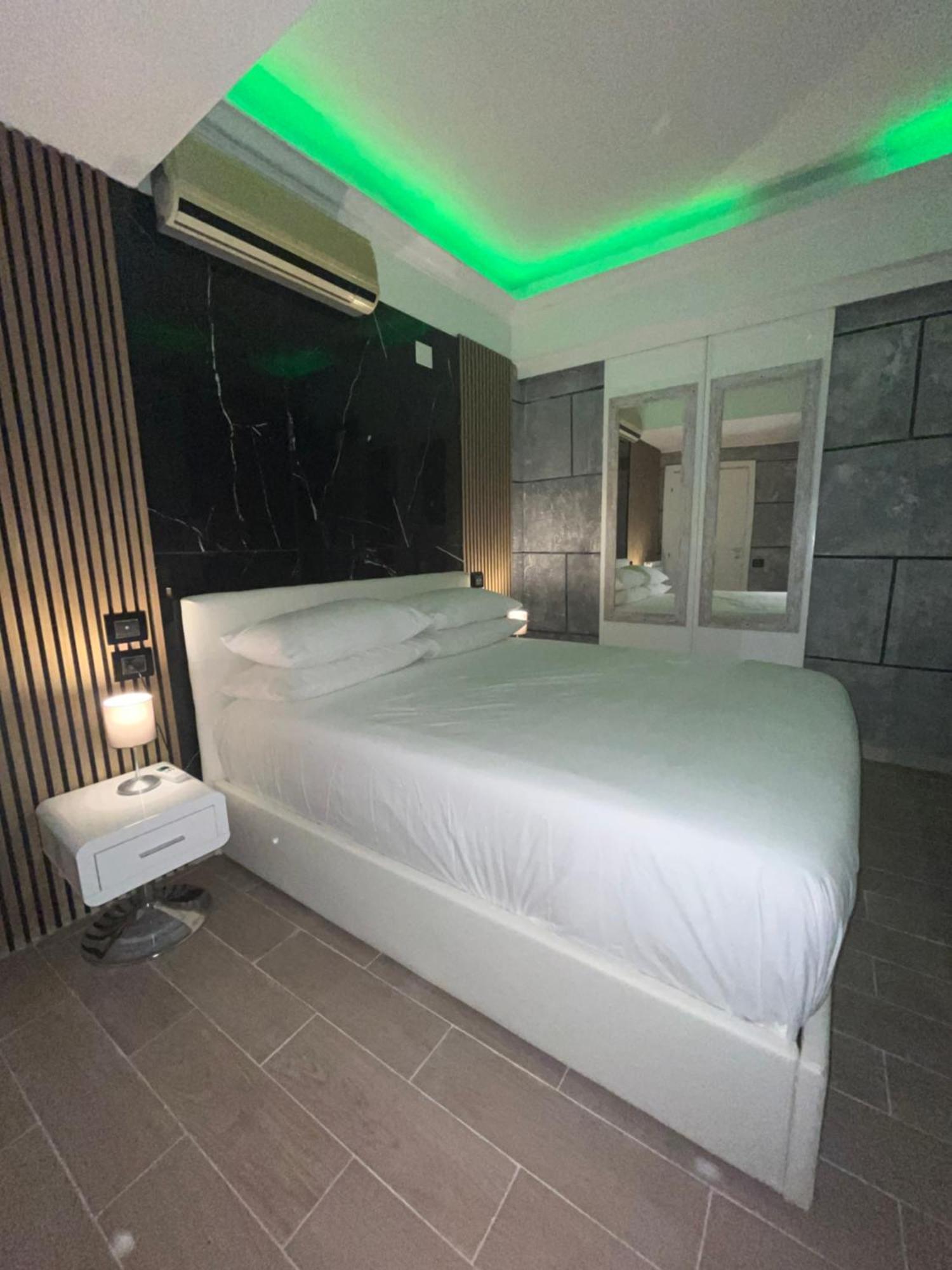 The Spa Suite Rome Exterior photo